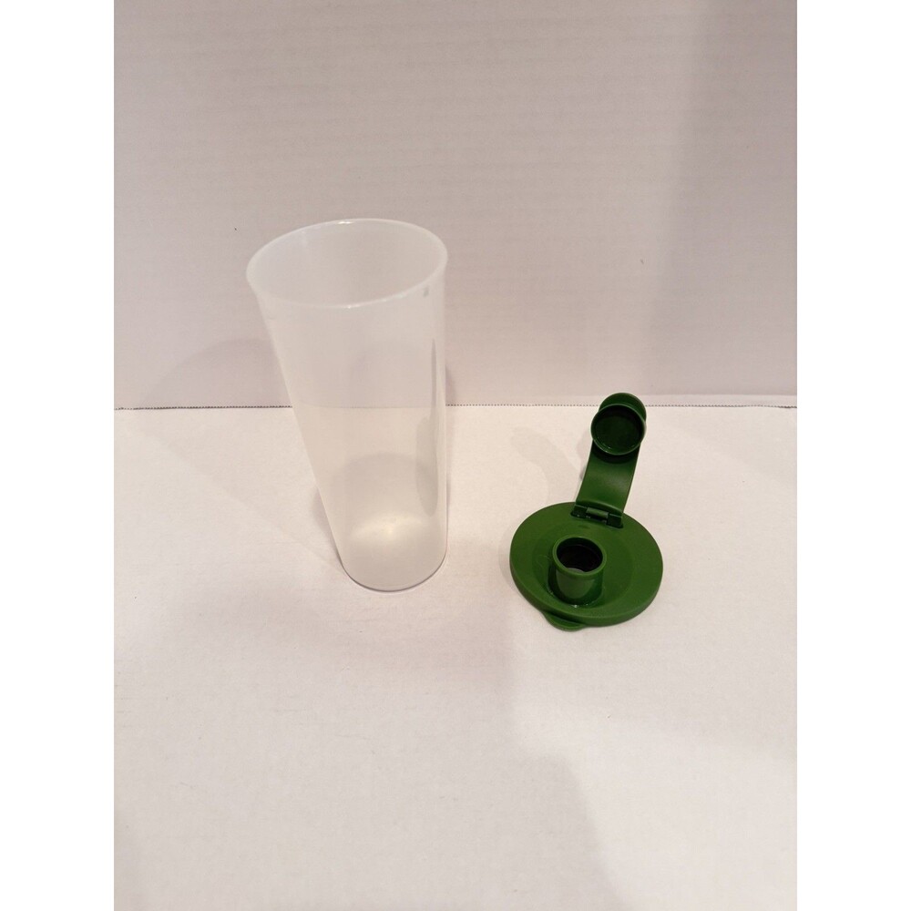 Tupperware Store and Shake - Picture 4 of 4